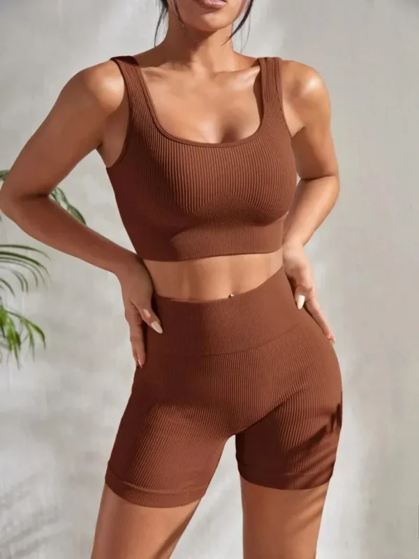 Conjunto feminino canelado para treino, top cropped e shorts de cintura alta. - Imagem 12