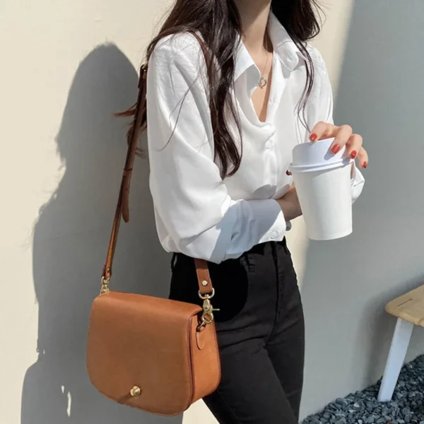 Blusa de chiffon, branca e preta - Imagem 6