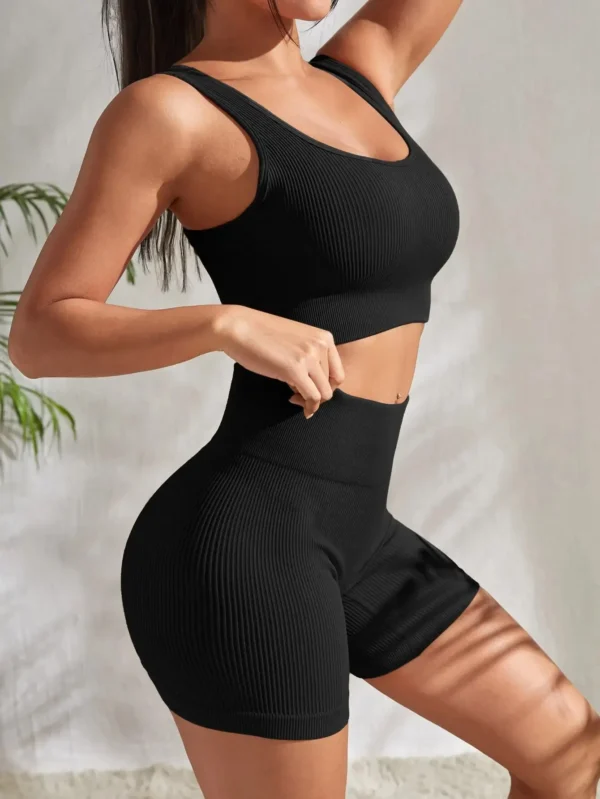 Conjunto feminino canelado para treino, top cropped e shorts de cintura alta. - Imagem 11